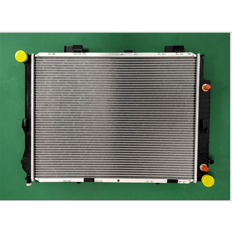 Benz 1995 1.8L C200 Base Avto Radiator